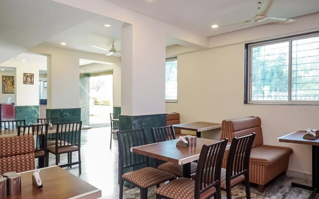 Hotel Karan International by OYO Rooms