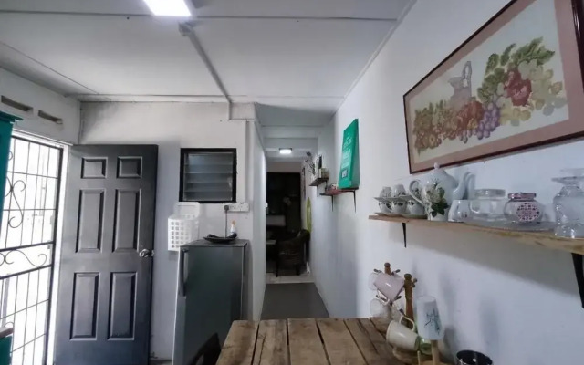 Yons' Homestay by Oyo Rooms