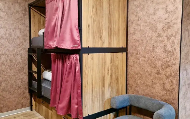 Velvet Hostel Business