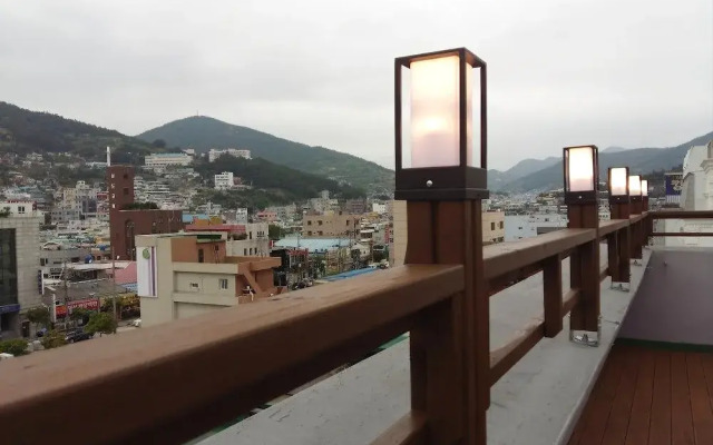 Hi & J Guesthouse - Hostel