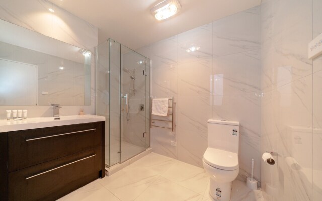 LongBay Spacious Luxurious 5 Bdrm House