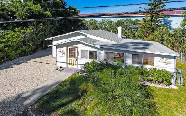 C&K's Island Retreat - 1586344