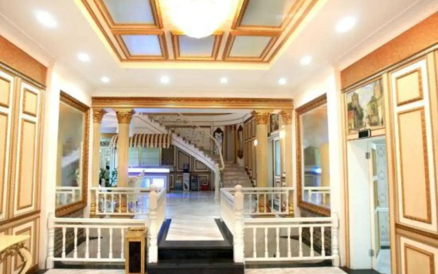 Lotus Mountain Hot Spring Resort