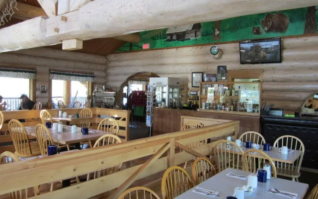 Bear's Claw Lodge