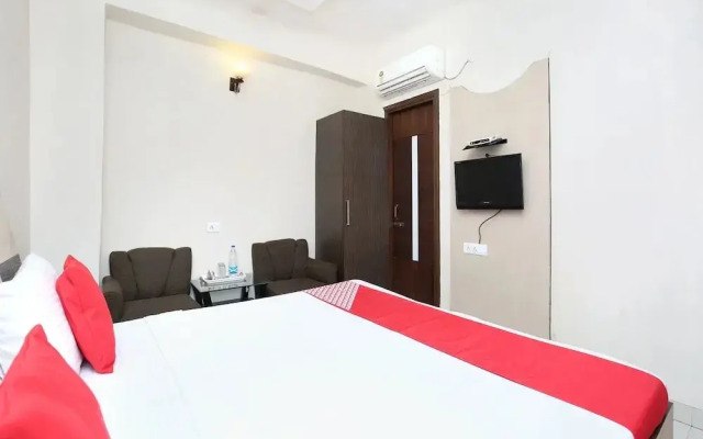 Hotel City Night by OYO Rooms