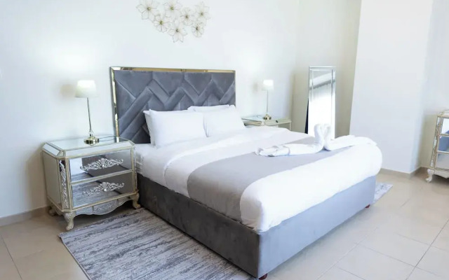 HAPPY SEASON I Amwaj apartment