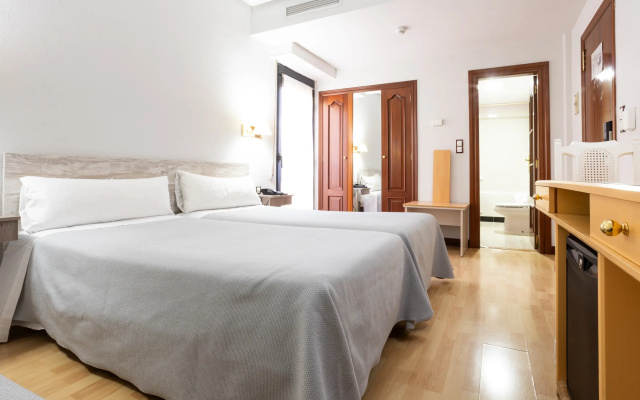 Tibur Hotel