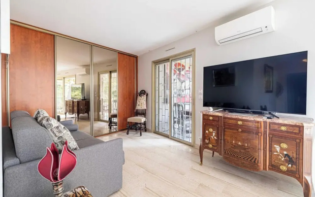 Apt With A/C and Balcony - 1bdr/4p - Cannes/ Beach