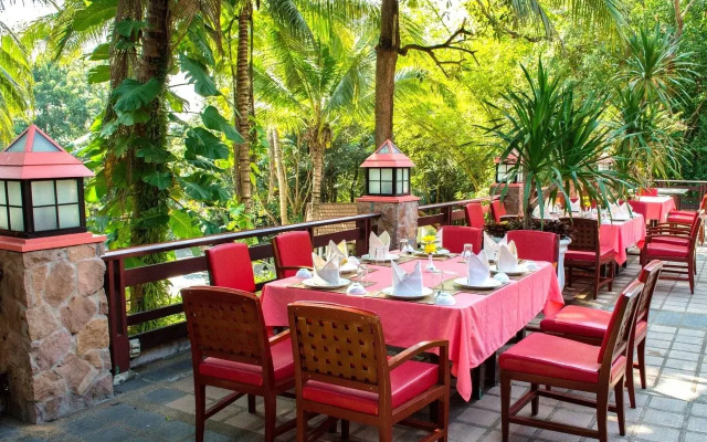 Sappraiwan Elephant Resort & Sanctuary