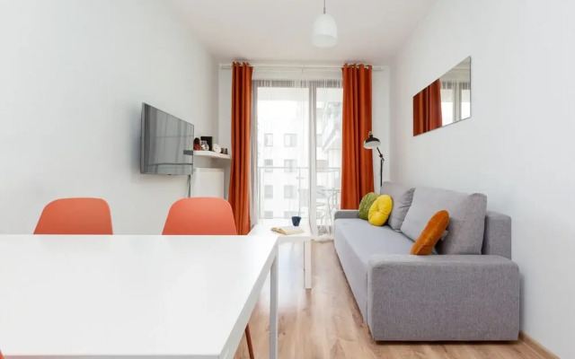 Metro Bielany Apartment by Renters