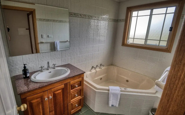 Cottages on Lovedale