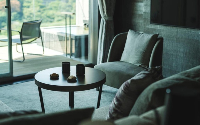 Deluxe with Open-air Bath East Wing Twin Western Style room (트윈 침대 2개) 사진 4