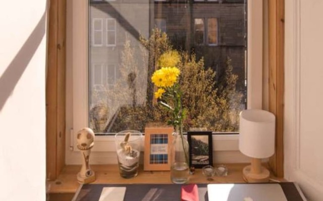 Comfortable Apartment in Leith
