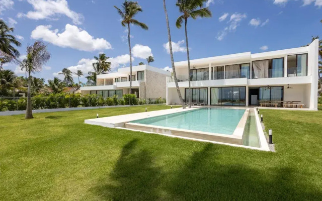A Tale of Luxury Serenity and Oceanfront Bliss