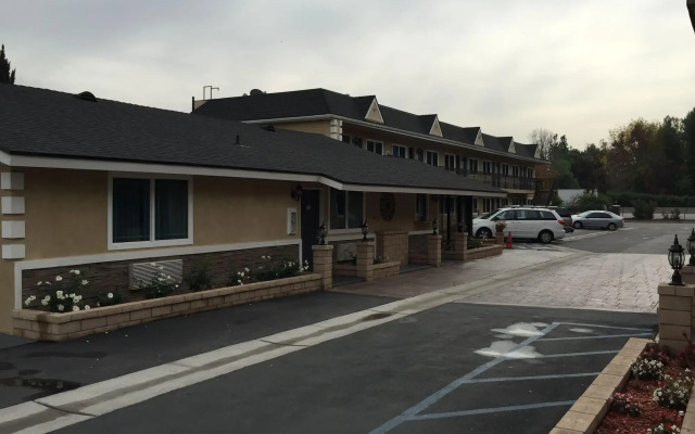 Walnut Inn & Suites West Covina