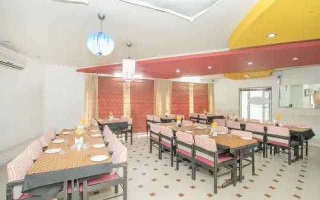 OYO 10394 Hotel Geo