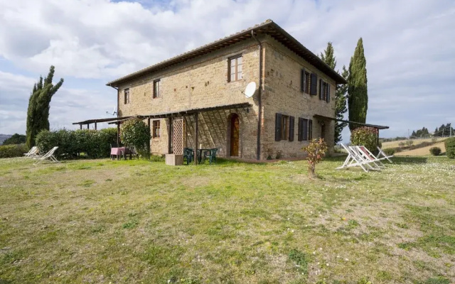 Traditional Farmhouse in Montespertoli With Swimming Pool