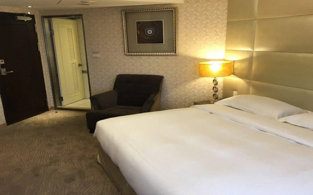 The Metro Hotel
