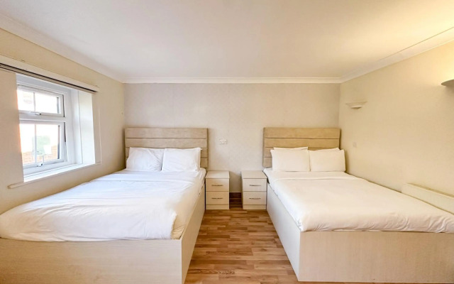 OYO Baylis House Hotel