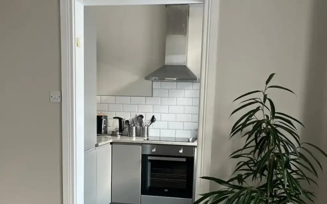 3-bed Central Apartment - Sleeps 5 & Pets Ok