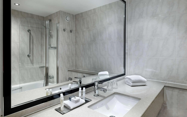 DoubleTree by Hilton Hotel Woking