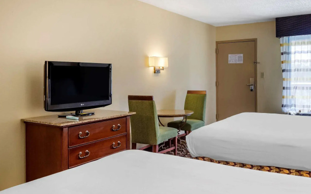 Quality Inn Near the Island Pigeon Forge