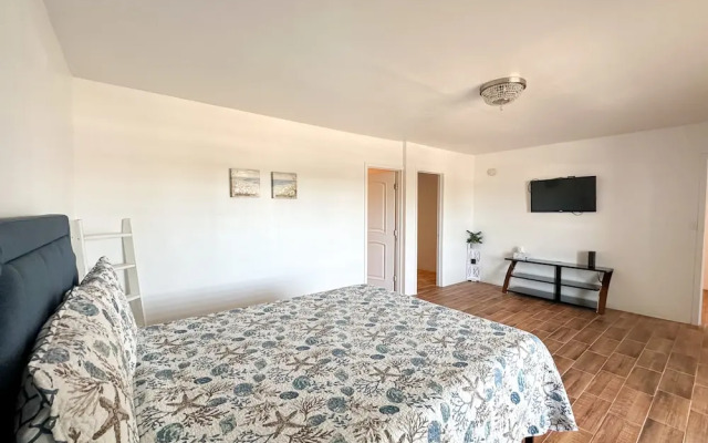 Spacious 3BR House Near Iconic Sandy Beach