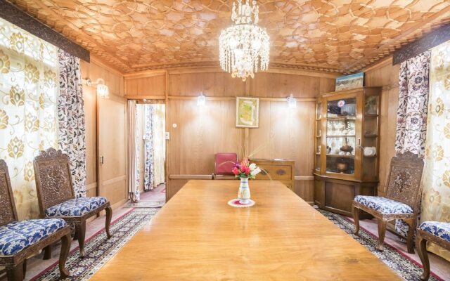 GuestHouser 1 BR Houseboat cefd