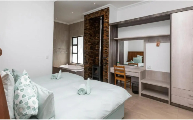 Sandune Lodge