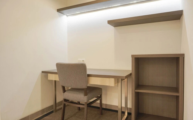 Cozy And Spacious 2Br Apartment At Simprug Park Residences