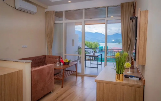 Majestic Lake Front Hotel & Suites