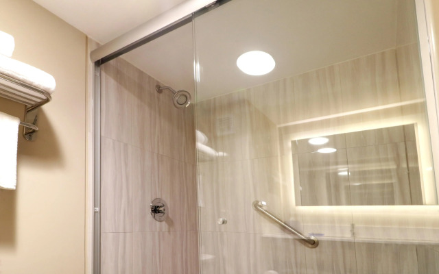 Holiday Inn Express Guadalajara Aeropuerto by IHG