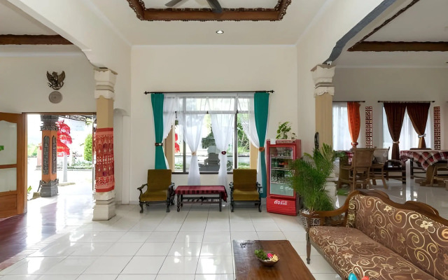 Lovina Beach Hotel