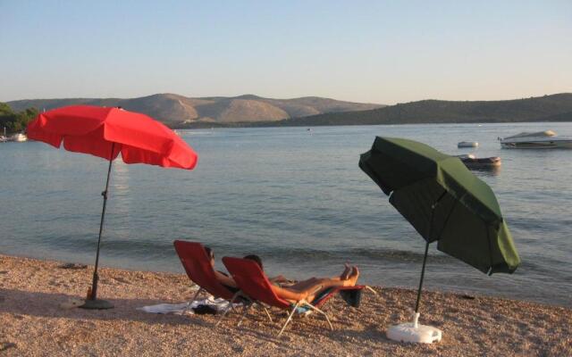 Apartments Mira - 20m from beach