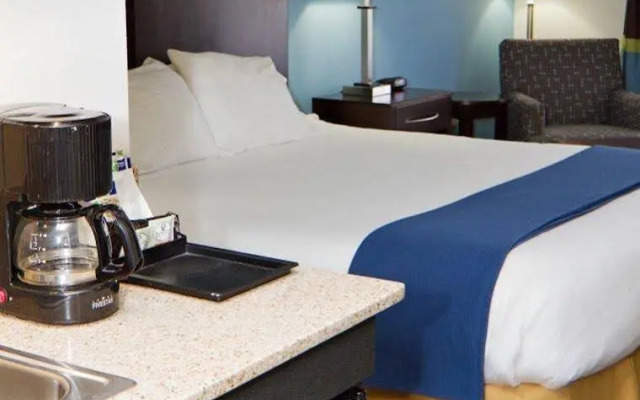 Holiday Inn Express & Suites Greenville - Downtown by IHG