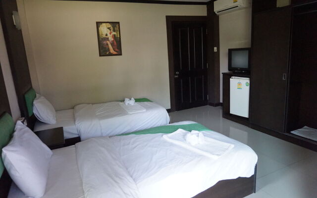 Nakhaburi Hotel & Resort