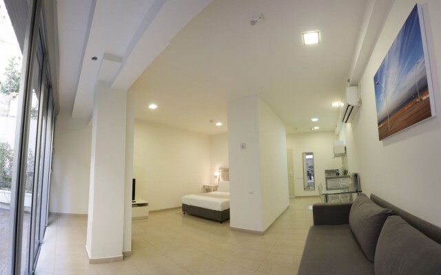 Sea Land Suites