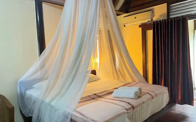 Arys lagoon bungalow & hotel