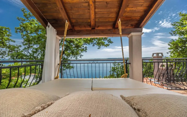 Villa Cikas Palmhouse