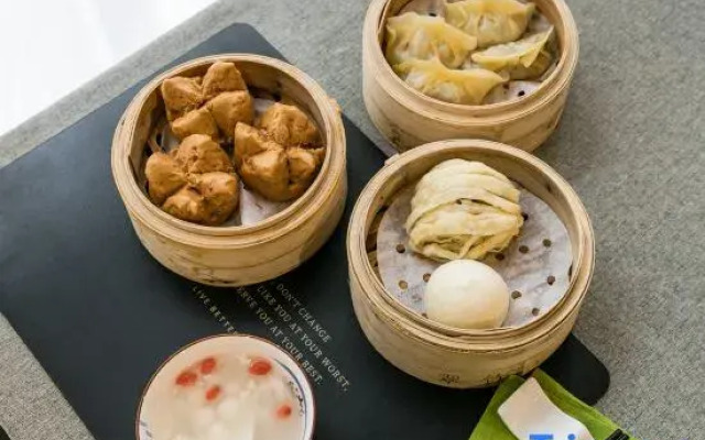 Zhuyouhui·LOFT Hotel (Guiyang Guanshanhu North High-speed Railway Station)