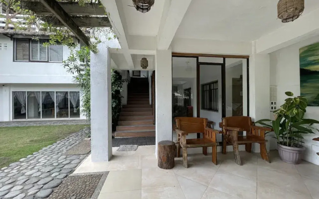 Akkaw Baler Hometel