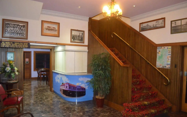 Monarch Motel Hotel
