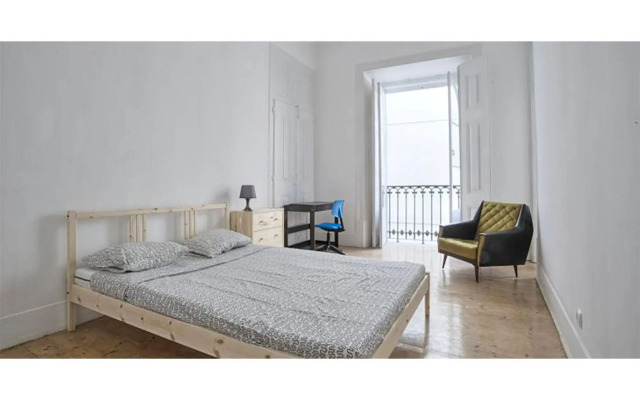 Locals Hostel & Suites