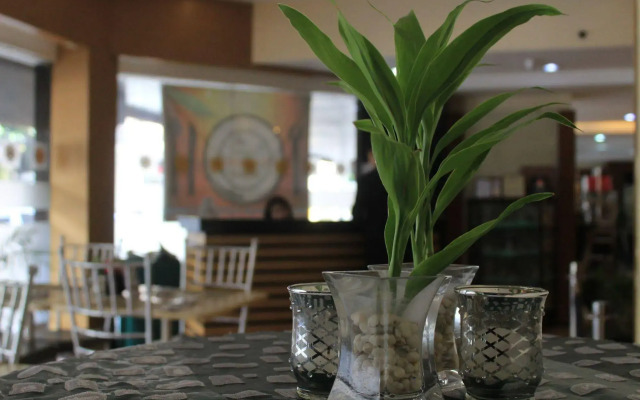 Palm Hotel Manila