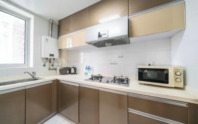 Tyms Xujiahui Modern 1BR APT