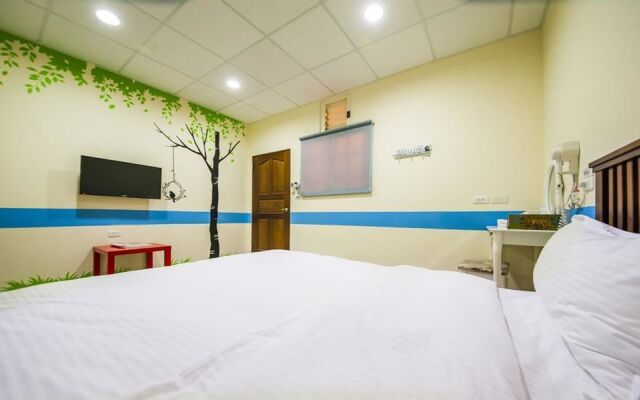 Hualien Train Station Backpackers Hostel