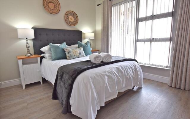 Dolphin House Apartments