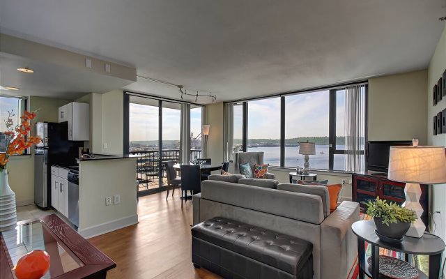 Harbor Steps Sound View Suite - Two Bedroom Apartment with Balcony