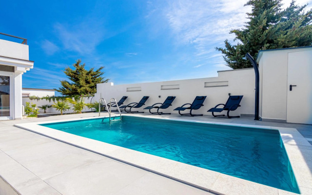 Family friendly house with a swimming pool Pomer, Medulin - 19050