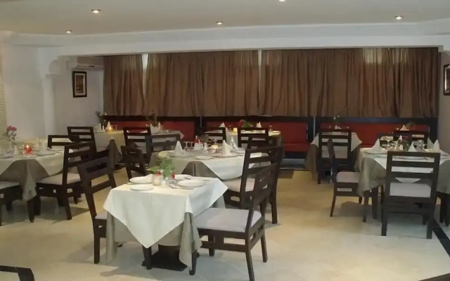 Appart Hotel Castilia Suites